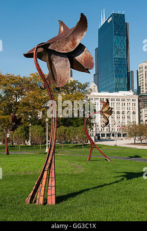Metall Blume Skulpturen im Grant Park, für Künstler und Automobile in Chicago ausstellen. Stücke wurden mit Schrott aus automob Stockfoto