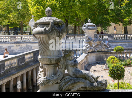 Statue im Jardin De La Fontaine in Nimes, Frankreich Stockfoto