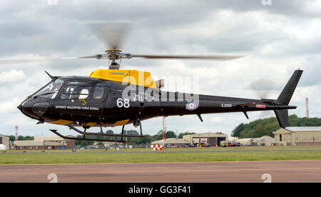 Eurocopter AS350BB Eichhörnchen HT1, ZJ268, Royal Air Force behandelnden für statische Anzeige beim RIAT 2016 Stockfoto
