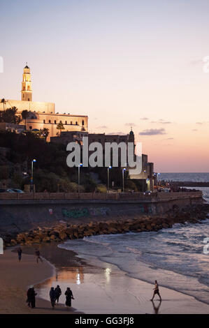 Israel, Naher Osten: Sonnenuntergang auf die Silhouette der Altstadt von Jaffa, dem ältesten Teil von Tel Aviv Yafo, einer der ältesten Hafenstadt in Israel. Stockfoto