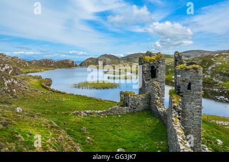 Malerischen Anblick des Dunlough Schlosses, auch bekannt als "drei Burgen Kopf", Mizen Halbinsel, Irland Stockfoto