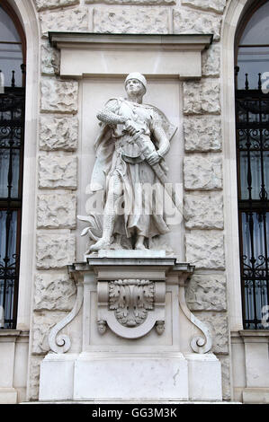 Statue der Kreuzritter im Abschnitt "Neue Burg" der Wiener Hofburg Stockfoto