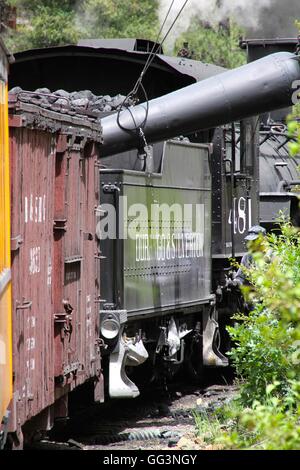 Dampflok unter Wasser auf der Durango und Silverton Narrow Gauge Railroad Stockfoto