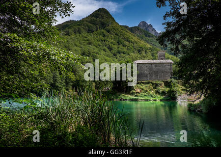 Garfagnana, Toskana, Italien - Isola Santa ist ein Geisterdorf im Herzen der Apuanischen Alpen Stockfoto