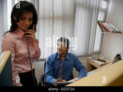 Exekutive am Telefon Stockfoto