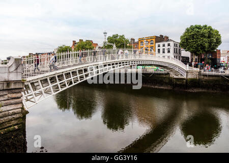 Ha'penny Brücke, Dublin, Irland Stockfoto