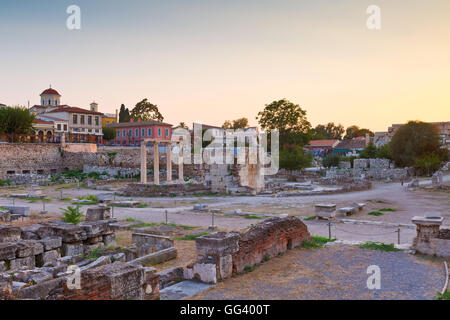 Reste des Hadrian Bibliothek in Plaka in Athen, Griechenland. Stockfoto