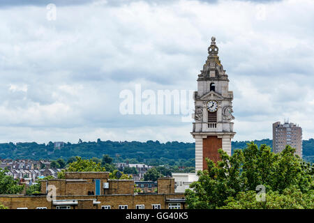 Lambeth Rathaus Clock Tower, Brixton, London (Blickrichtung Süden) Stockfoto