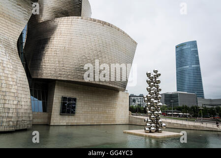 Guggenheim Museum, entworfen von Frank Gehry, Bilbao, Baskenland, Spanien Stockfoto