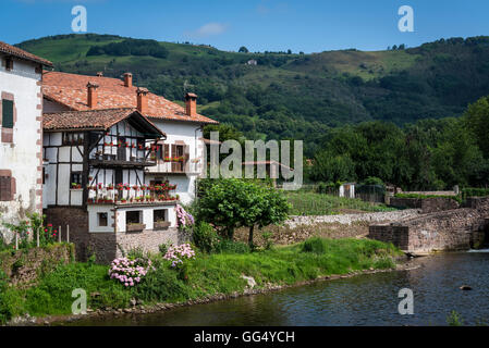 Malerisches Dorf mit Baztan, Navarra, Spanien Stockfoto