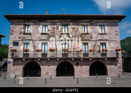 Rathaus in das malerische Dorf von Baztan, Navarra, Spanien Stockfoto