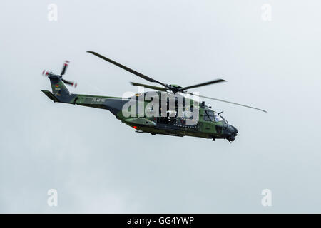 Hubschrauber NH90 der Bundeswehr. Demonstrative Leistung. Stockfoto