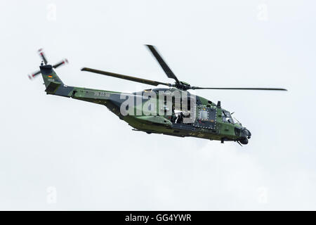 Hubschrauber NH90 der Bundeswehr. Demonstrative Leistung. Stockfoto