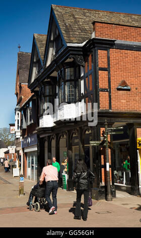 Großbritannien, England, Staffordshire, Lichfield, Tamworth Street, dekorative pargeted Vorderseite des Boot Chemiker Stockfoto