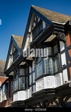 Großbritannien, England, Staffordshire, Lichfield, Tamworth Street, dekorative pargeted Vorderseite des Boot Chemiker Stockfoto