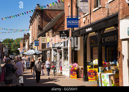 Großbritannien, England, Staffordshire, Lichfield, Bohrung Straße, Geschäfte Stockfoto