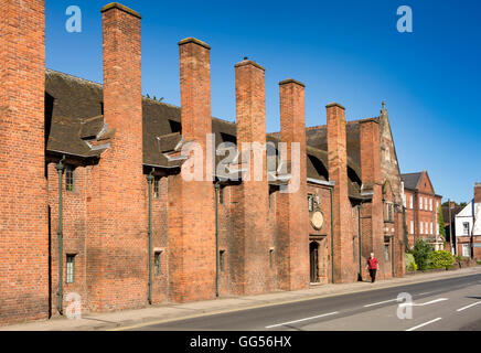 Großbritannien, England, Staffordshire, Lichfield, St Johns Road, C16th Armenhäuser und C13th Kapelle Stockfoto