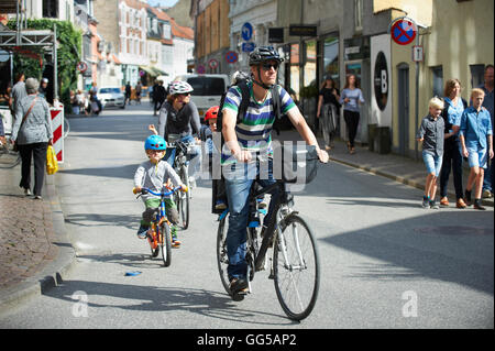 Radfahren Familie in Götzen, Aarhus, Dänemark Stockfoto