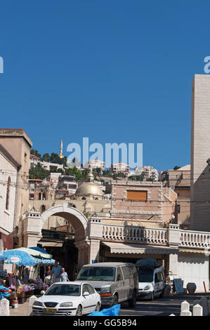 Naher Osten: Strassen und Skyline von Nazareth, die Hauptstadt und die größte Stadt im Norden von Israel, wie es die arabischen Hauptstadt Israels bekannt Stockfoto