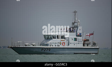 HMS Blazer (p279), Royal Navy Archer Klasse Patrouillenboot auf dem Solent in der Nähe von Portsmouth. Stockfoto