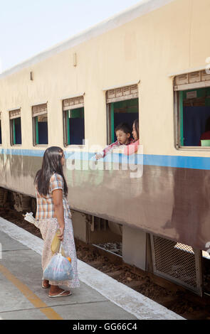 Bagan-Zug oder Bahnstation Myanmar Stockfoto