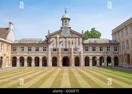Cambridge University - Emmanuel College vor Gericht und Kapelle (von Christopher Wren) Stockfoto