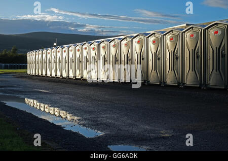 Abendlicht auf Loos beim Tennents Vital Festival, Boucher Road Playing Fields, Belfast. Stockfoto