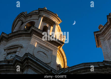 Kathedrale und Mond, Plaza De La Catedral, Cádiz, Andalusien, Spanien Stockfoto