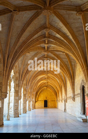 Manuelinischen Verzierungen im Kreuzgang des Mosteiro Dos Jeronimos, UNESCO, Belem, Lissabon, Portugal Stockfoto