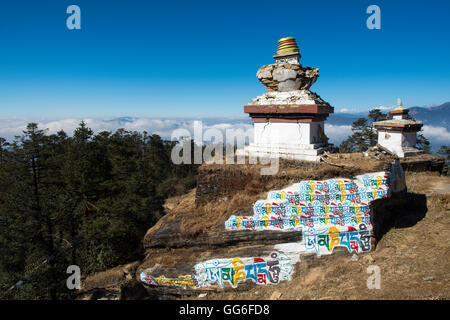 Bunte Mani Mauer auf einem Chorten in Solukhumbu Region von Nepal, Asien Stockfoto