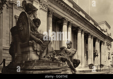 Das Cardiff Universität Glamorgan Gebäude ist der ehemalige Glamorgan County Council County Hall. Wales. Cymru Stockfoto