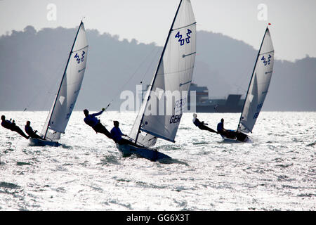 420 Frauen Flotte Rennen Day2, 2015 Youth Sailing World Championships, Langkawi, Malaysia Stockfoto