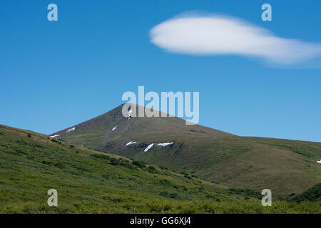 Nome in Alaska, Seward-Halbinsel. Nome-Taylor Highway aka Kougarok Road oder Taylor Road. Blick auf die Landschaft von Taylor Road. Stockfoto