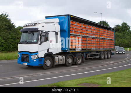 Unmarkierte LKW Transport eingesperrten lebenden Hühnern, Käfige und Vögel. Tiere Transport in Preston, Lancashire, Großbritannien Stockfoto