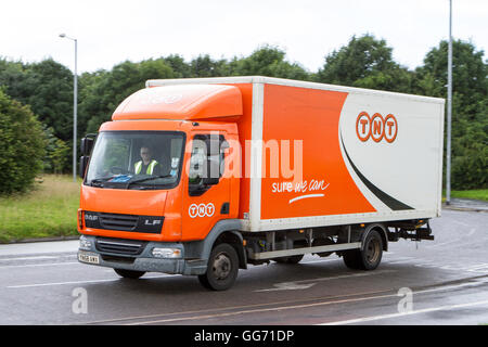 TNT-Lieferfahrzeug gesehen in Preston, Lancashire, UK