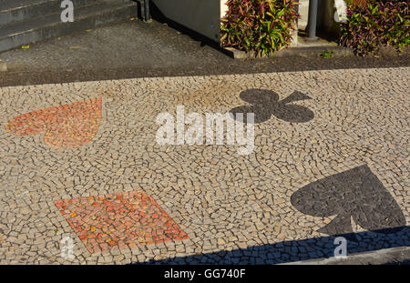 Design der Karte Anzüge in ebnet außerhalb des Kasinos in Funchal, Madeira, Portugal Stockfoto