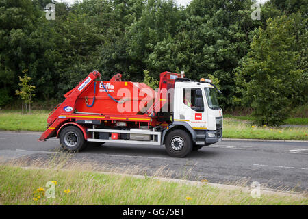 Biffa, Abfallmanagement skip, Müllfahrzeuge, Kommunalfahrzeuge, Mülleimer, sanierte Mülleimer, Müllaufzüge Recycling, Müllfahrzeuge, Kommunalfahrzeuge, Mülleimer, sanierte Mülleimer, Müllaufzüge Preston, Lancashire, Großbritannien Stockfoto