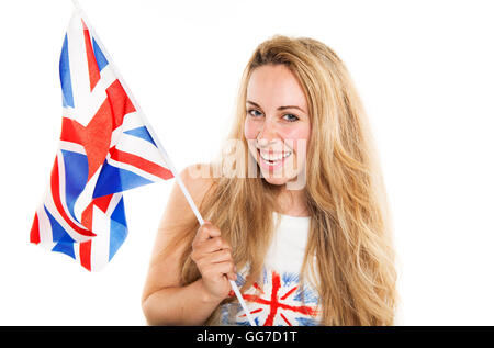 Junge Frau Lachen hält eine Großbritannien Union Jack Fahne mit Flagge auf t-Shirt Stockfoto