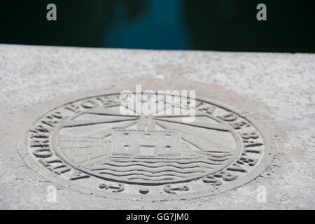 Autorrmat Fortunaria de Balears – Häfen der Balearen Logo crest in Betonwand auf anerkennende von Palma De Mallorca Stockfoto