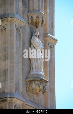 Skulptur der Jungfrau Maria mit dem Jesuskind auf die Kathedrale von Santa Maria di Palma (La Seu), Mallorca, Palma, Spanien Stockfoto