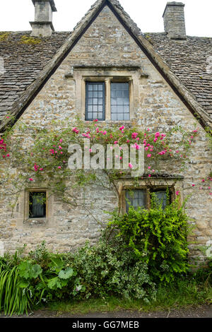 Arlington Row historischen ehemaligen Weber Cottages in Cotswolds Bibury, Gloucestershire, England Stockfoto