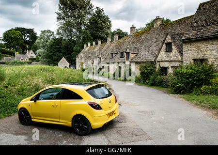 Arlington Row historischen ehemaligen Weber Cottages in Cotswolds Bibury, Gloucestershire, England Stockfoto