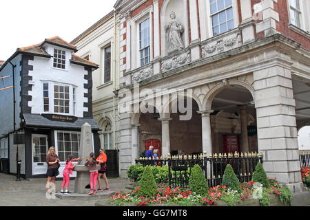 Markt Kreuz (schiefe) Haus und Guildhall, High Street, Windsor, Berkshire, England, Großbritannien, Deutschland, UK, Europa Stockfoto