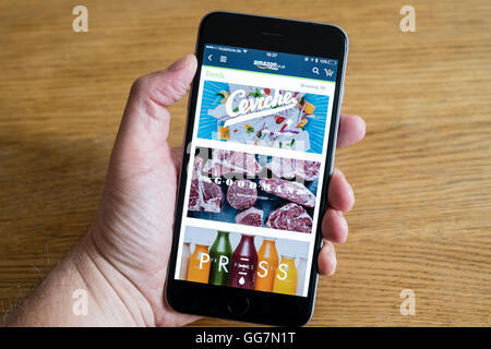Amazon Prime frische Lebensmittel Lieferung Service-app auf einem Smartphone iPhone 6 gezeigt Stockfoto