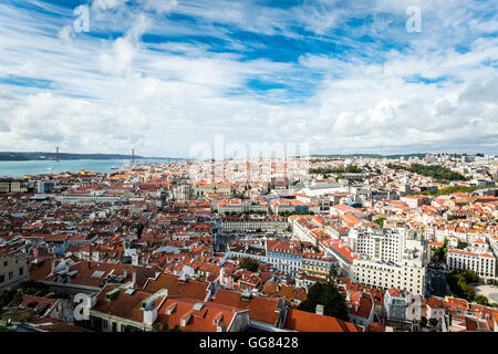 Landschaft-Blick über die schöne Stadt von Lissabon, Portugal Stockfoto