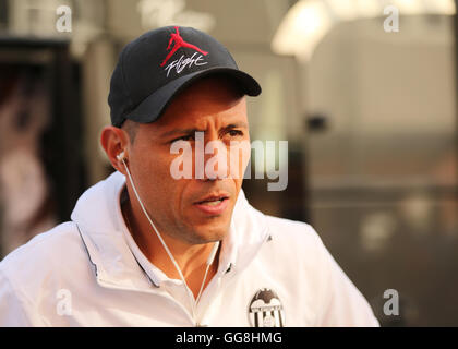 Vitalität-Stadion, Bournemouth, UK. 3. August 2016. Vorsaison Fußball Freundschaftsspiel. AFC Bournemouth gegen Valencia. Valencias Mittelfeldspieler Enzo Perez kommt bei der Vitalität Stadion Credit: Action Plus Sport/Alamy Live News Stockfoto