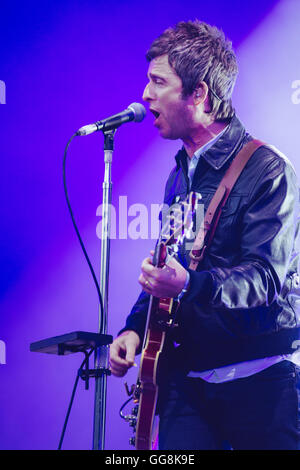 Scarborough, Vereinigtes Königreich. 3. August 2016. Noel Gallagher High Flying Birds Überschrift Scarborough Open Air Theatre. Bildnachweis: Daniel Easton/Alamy Live-Nachrichten Stockfoto