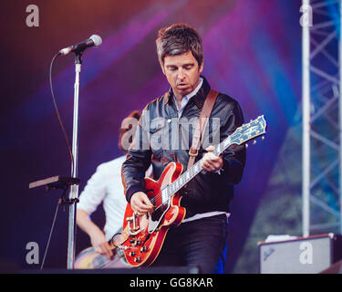 Scarborough, Vereinigtes Königreich. 3. August 2016. Noel Gallagher High Flying Birds Überschrift Scarborough Open Air Theatre. Bildnachweis: Daniel Easton/Alamy Live-Nachrichten Stockfoto