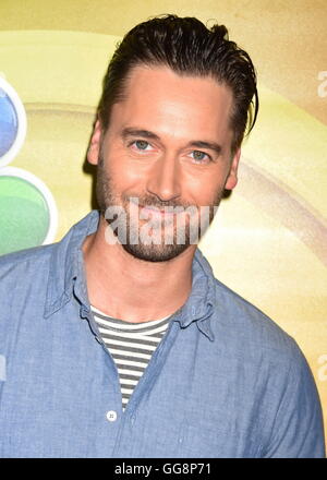 Beverly Hills, Kalifornien. 2. August 2016. BEVERLY HILLS, CA - AUGUST 02: Schauspieler Ryan Eggold besucht NBCUniversal Press Tour im Beverly Hilton Hotel am 2. August 2016 in Beverly Hills, Kalifornien. | Verwendung Weltweit © Dpa/Alamy Live-Nachrichten Stockfoto