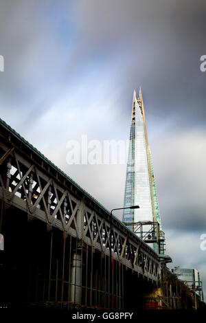 London, UK. 4. August 2016. UK-Wetter: Gab es einen stürmischen Start für London heute Morgen, aber die meisten des Vereinigten Königreichs werden hell und sonnig für fast den ganzen Tag. Bildnachweis: Paul Swinney/Alamy Live-Nachrichten Stockfoto